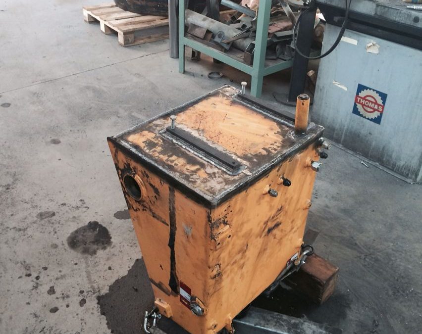 SALDATURA SERBATOIO IDRAULICO JCB 8060