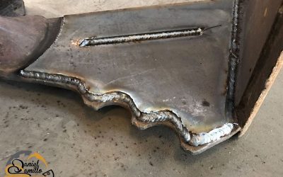 RINFORZO MORDENTE BENNA DI UNA TERNA JCB 3CX