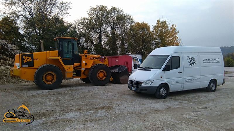 TAGLIANDO E RIPARAZIONE PERDITE SU PALA JCB
