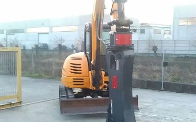 INSTALLAZIONE CESOIA SU JCB 8065