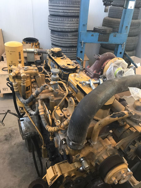 RIPARAZIONE MOTORE CATERPILLAR 320
