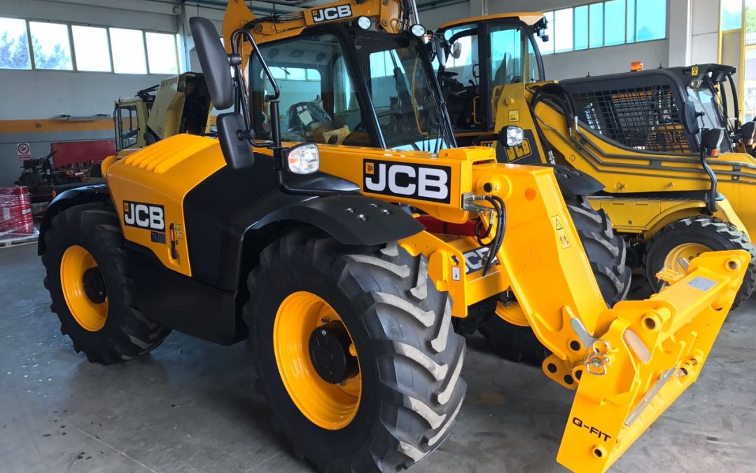 PRECONSEGNA TELESCOPICO AGRICOLO JCB 526-56