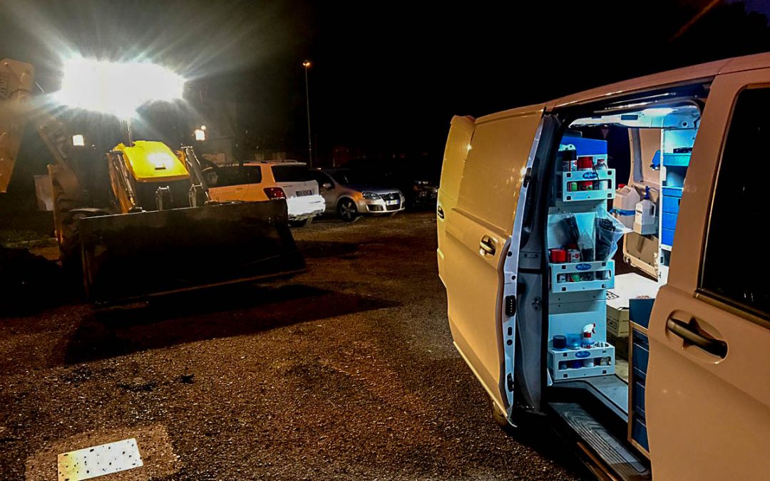 LAVORO NOTTURNO SU IMPIANTO ELETTRICO TERNA JCB