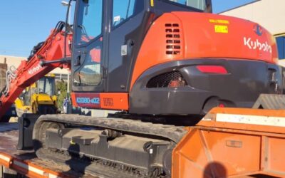 Consegna kubota kx80 triplice nuovo alla ditta Deliberali srl